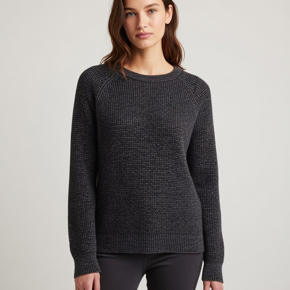 Roots Women's Snowy Fox Waffle Crew- Black Fox- Size XS Sweater